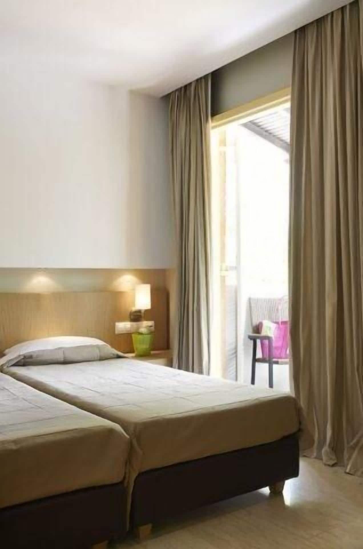 Astoria Hotel 트롤로스 외부 사진
